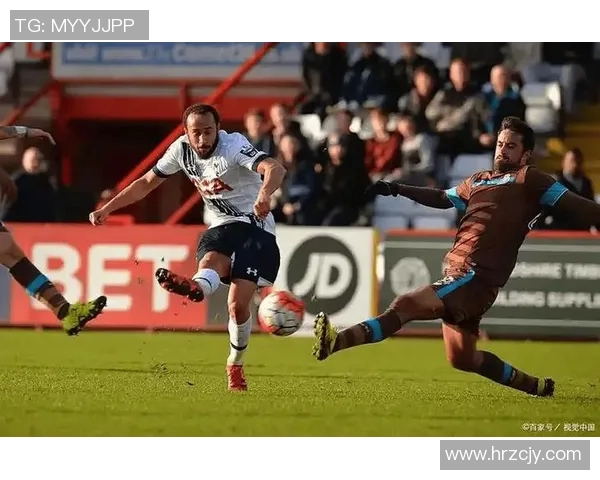 奈梅亨与海尔蒙特的精彩对决揭示了足球战术与团队合作的重要性