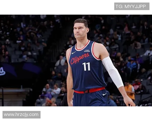 布鲁克洛佩斯:从篮球场上的巨人到全能战士的华丽转身 布鲁克洛佩斯:从篮球场上的巨人到全能战士的华丽转身