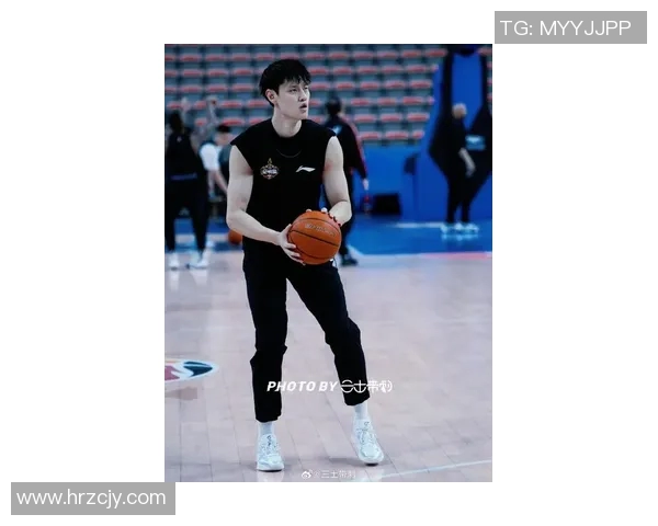曾凡博：从青年才俊到篮球赛场的璀璨新星之路